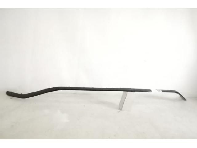 bontott AUDI Q8 Első Lökhárító Díszléc