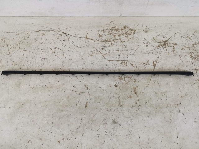 bontott AUDI Q8 Első Lökhárító Díszléc