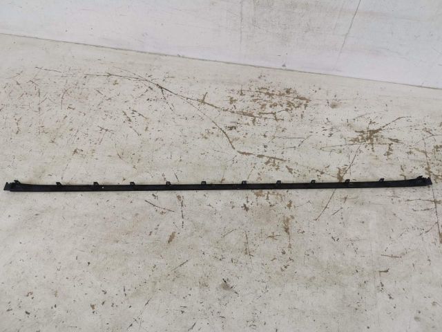 bontott AUDI Q8 Első Lökhárító Díszléc