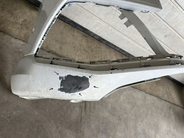 bontott AUDI Q8 Első Lökhárító (Üresen)