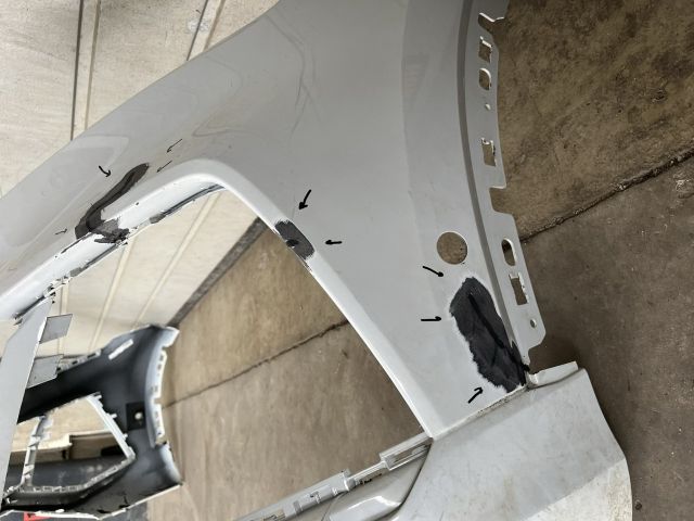 bontott AUDI Q8 Első Lökhárító (Üresen)