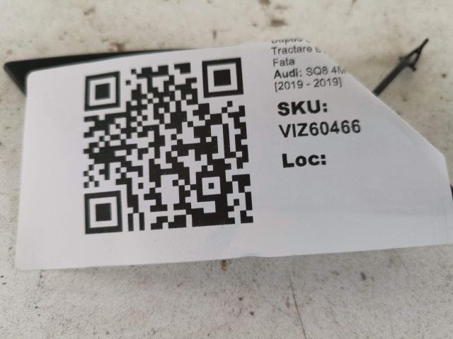 bontott AUDI Q8 Első Vonószem Burkolat