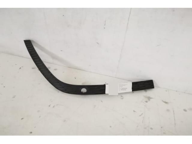 bontott AUDI Q8 Hátsó Lökhárító Díszléc