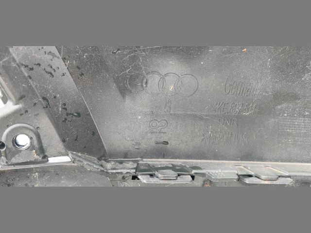 bontott AUDI Q8 Hátsó Lökhárító (Üresen)