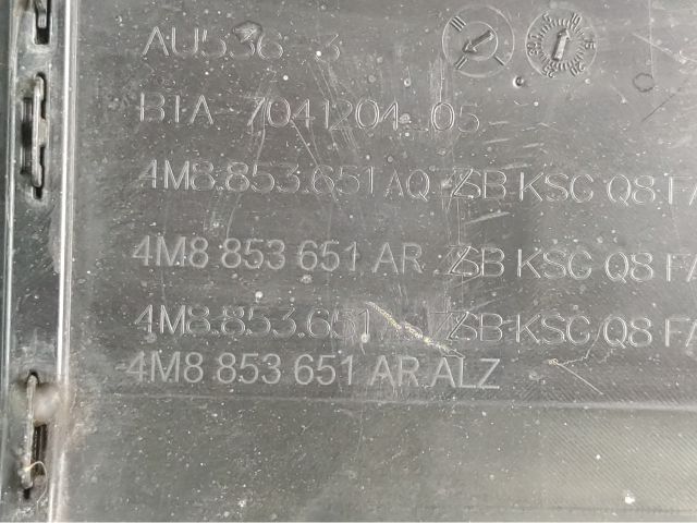 bontott AUDI Q8 Hűtőrács