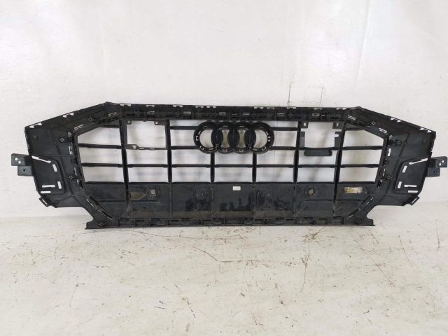 bontott AUDI Q8 Hűtőrács