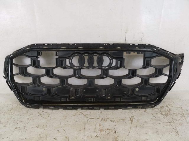 bontott AUDI Q8 Hűtőrács