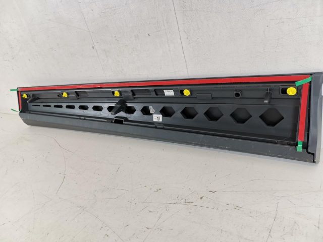 bontott AUDI Q8 Jobb első Ajtó Díszléc