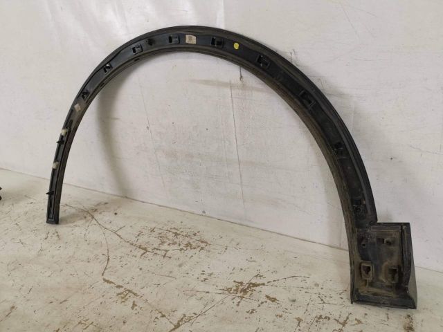 bontott AUDI Q8 Jobb első Sárvédő Díszléc