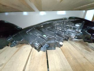 bontott AUDI Q8 Jobb Fényszóró