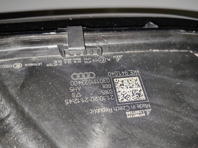 bontott AUDI Q8 Jobb Fényszóró