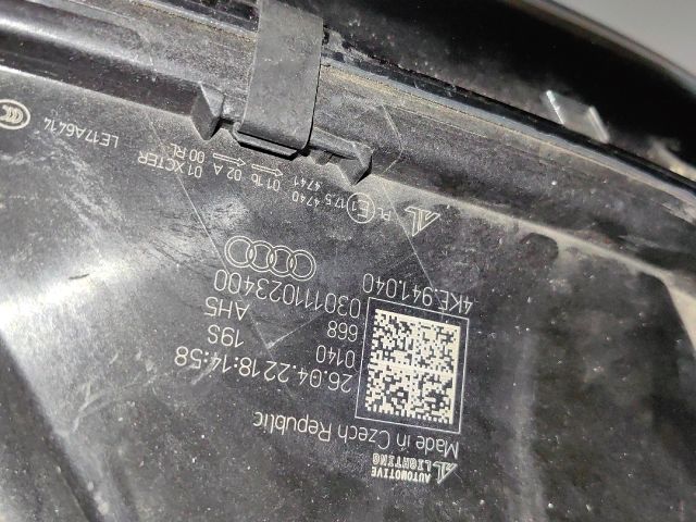 bontott AUDI Q8 Jobb Fényszóró