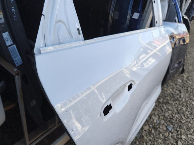 bontott AUDI Q8 Jobb hátsó Ajtó (Üres lemez)