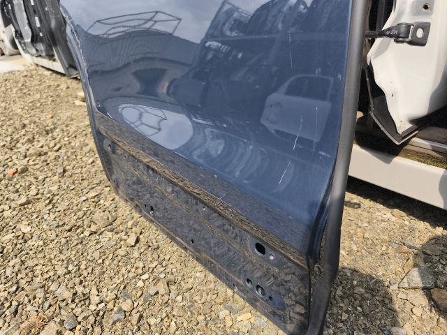 bontott AUDI Q8 Jobb hátsó Ajtó (Üres lemez)