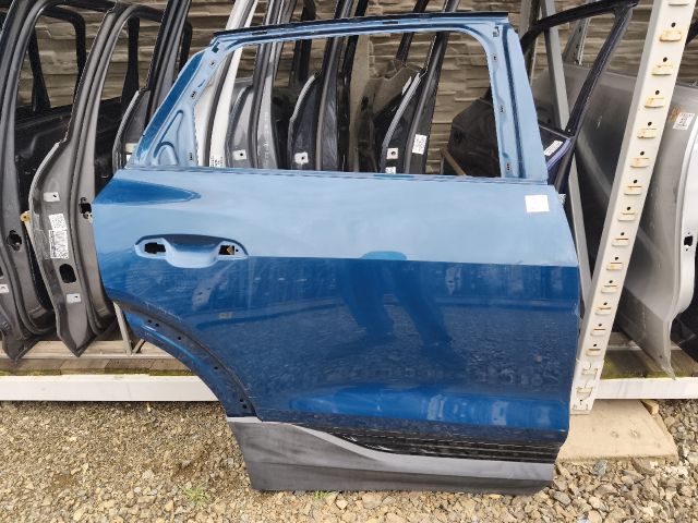 bontott AUDI Q8 Jobb hátsó Ajtó (Üres lemez)