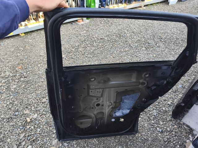 bontott AUDI Q8 Jobb hátsó Ajtó (Üres lemez)