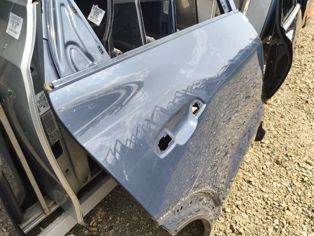 bontott AUDI Q8 Jobb hátsó Ajtó (Üres lemez)