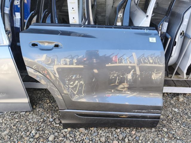 bontott AUDI Q8 Jobb hátsó Ajtó (Üres lemez)