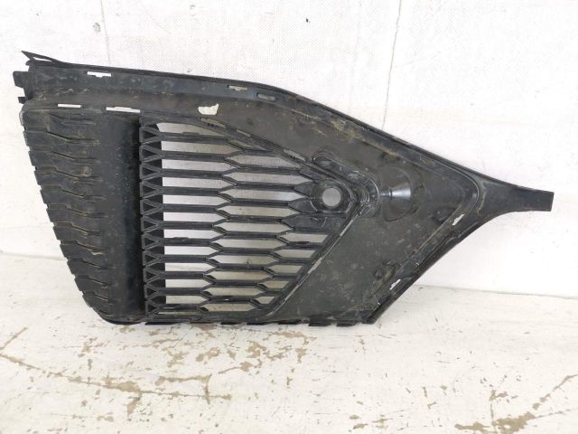 bontott AUDI Q8 Jobb Ködlámpa Rács