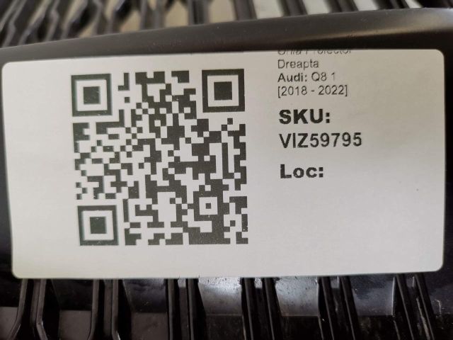 bontott AUDI Q8 Jobb Ködlámpa Rács