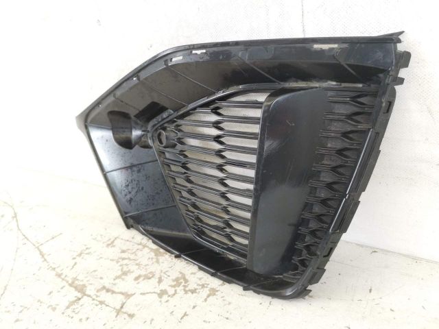 bontott AUDI Q8 Jobb Ködlámpa Rács