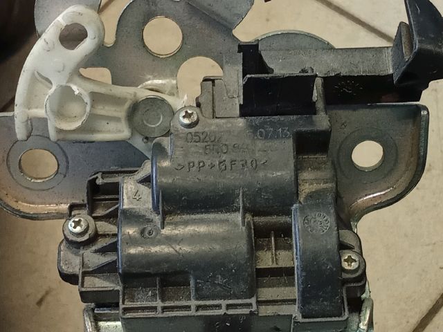 bontott AUDI R8 Csomagtérajtó Zárszerkezet