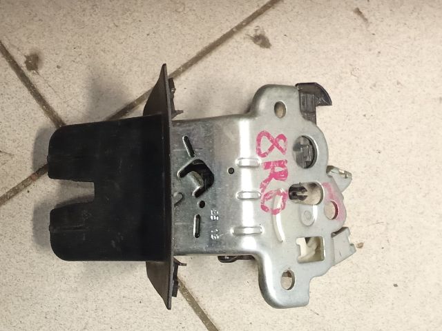 bontott AUDI R8 Csomagtérajtó Zárszerkezet