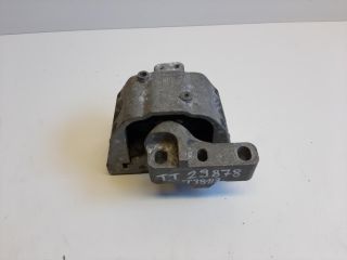 bontott AUDI TT Motor Tartó Bak Jobb