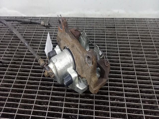 bontott AUDI TT Jobb első Féknyereg Munkahengerrel