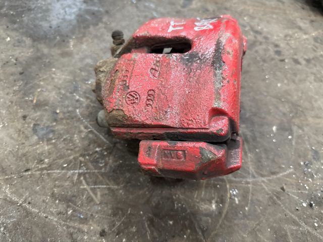 bontott AUDI TT Bal első Féknyereg Munkahengerrel