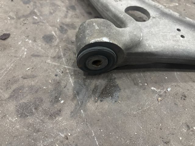 bontott AUDI TT Bal első Lengőkar