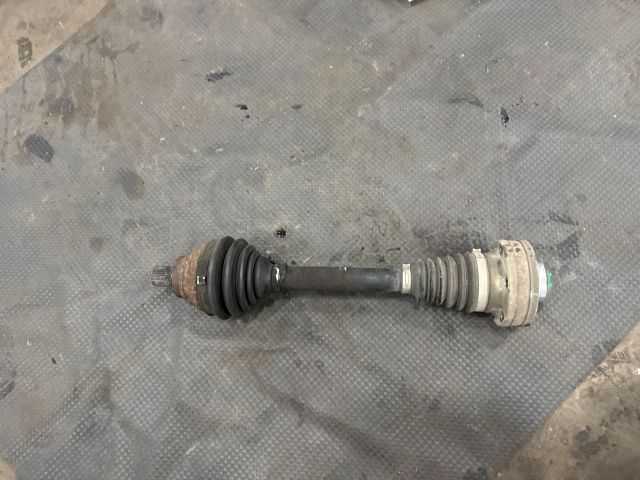 bontott AUDI TT Bal Féltengely