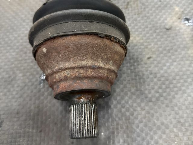 bontott AUDI TT Bal Féltengely