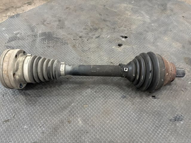 bontott AUDI TT Bal Féltengely