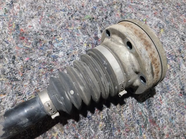 bontott AUDI TT Bal Féltengely