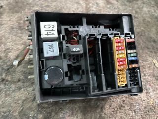 bontott AUDI TT Biztosítéktábla Motortér