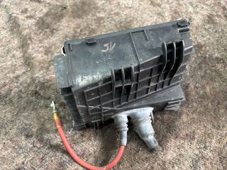 bontott AUDI TT Biztosítéktábla Motortér