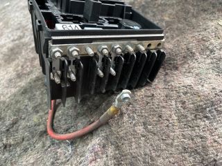 bontott AUDI TT Biztosítéktábla Motortér