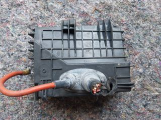 bontott AUDI TT Biztosítéktábla Motortér