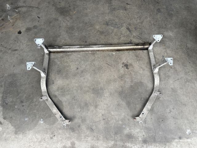 bontott AUDI TT Első Bölcső