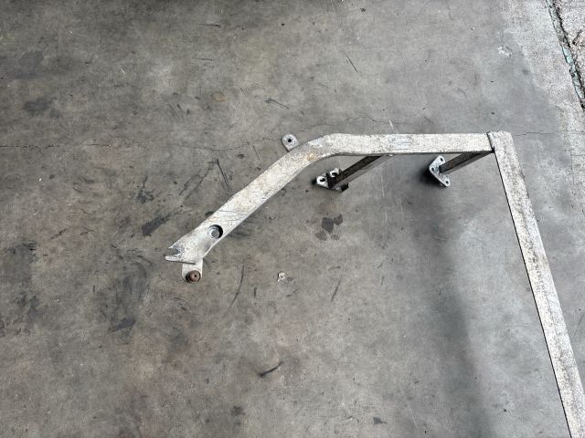 bontott AUDI TT Első Bölcső