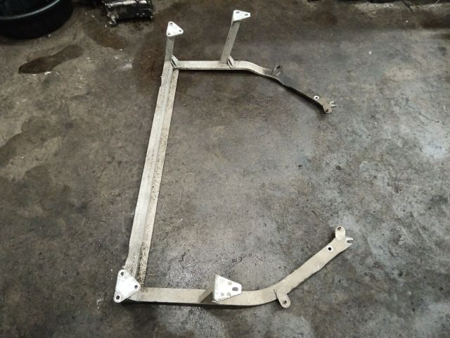 bontott AUDI TT Első Bölcső