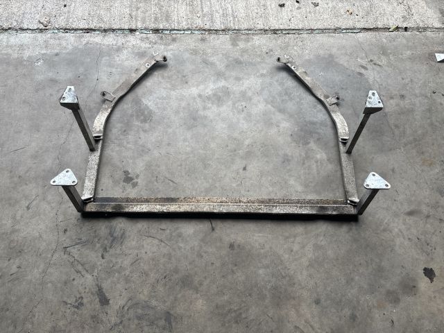 bontott AUDI TT Első Bölcső