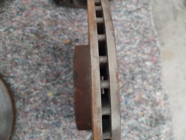 bontott AUDI TT Első Pár Fék Szett (Nyereg, Tárcsa, Betét)