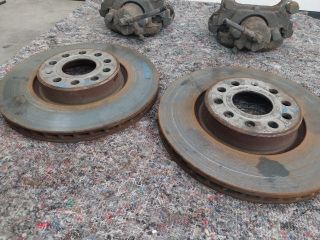 bontott AUDI TT Első Pár Fék Szett (Nyereg, Tárcsa, Betét)