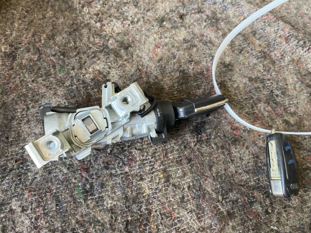 bontott AUDI TT Gyújtáskapcsoló Házzal