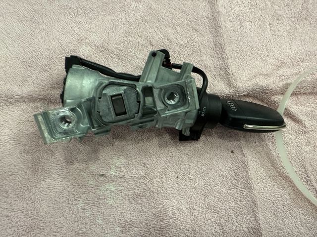 bontott AUDI TT Gyújtáskapcsoló Házzal