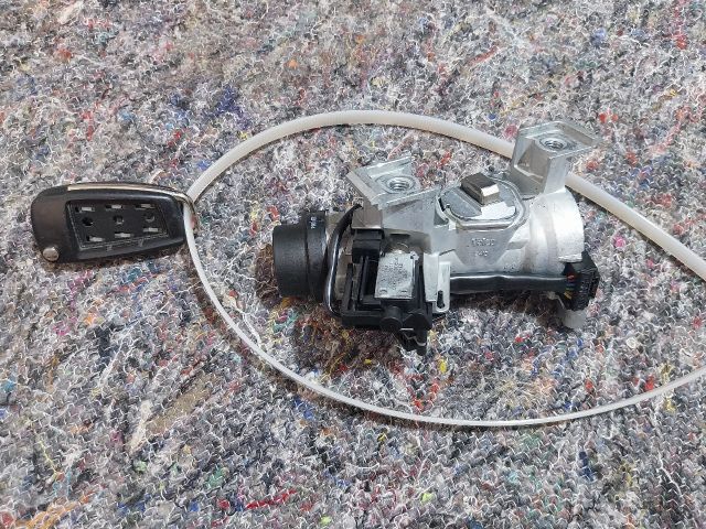 bontott AUDI TT Gyújtáskapcsoló Házzal