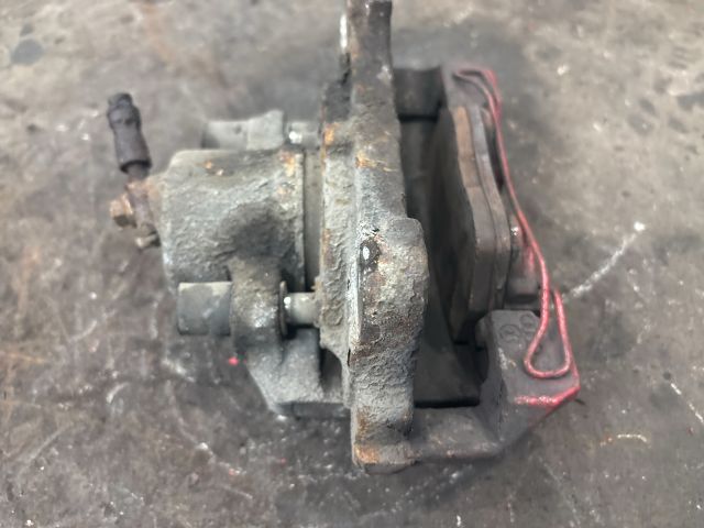 bontott AUDI TT Jobb első Féknyereg Munkahengerrel