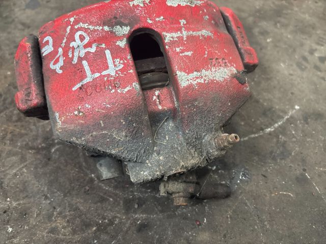 bontott AUDI TT Jobb első Féknyereg Munkahengerrel